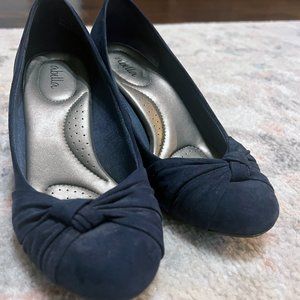7 Abella Navy Suede 2.5in Heels
